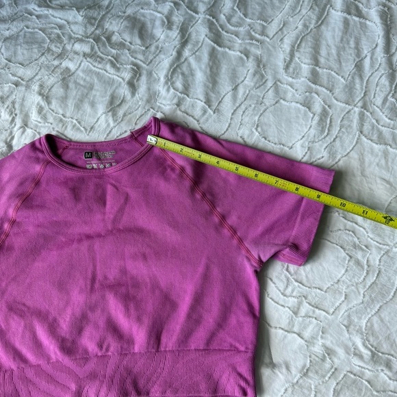 SHEIN Vibrant Magenta Pink Short Sleeve Crop Top Zebra Tiger Print - Picture 3 of 6